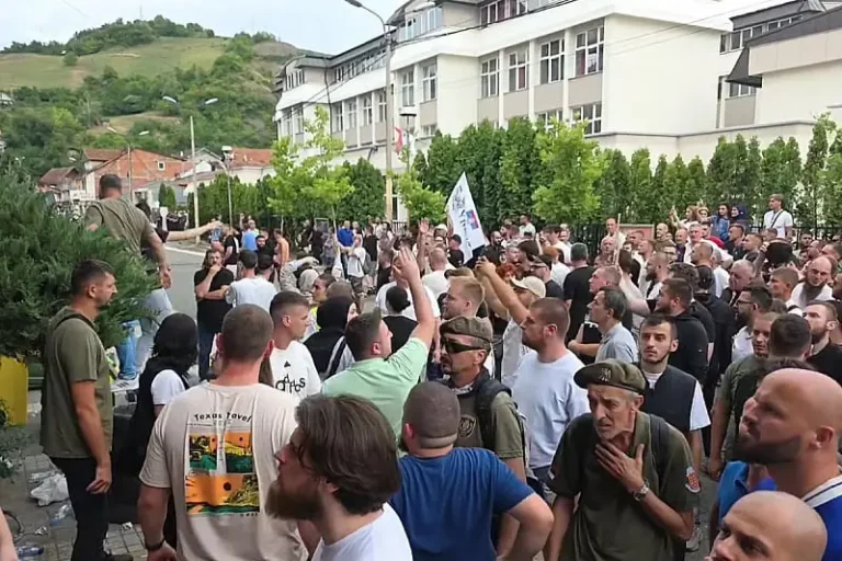 vucic-protesti